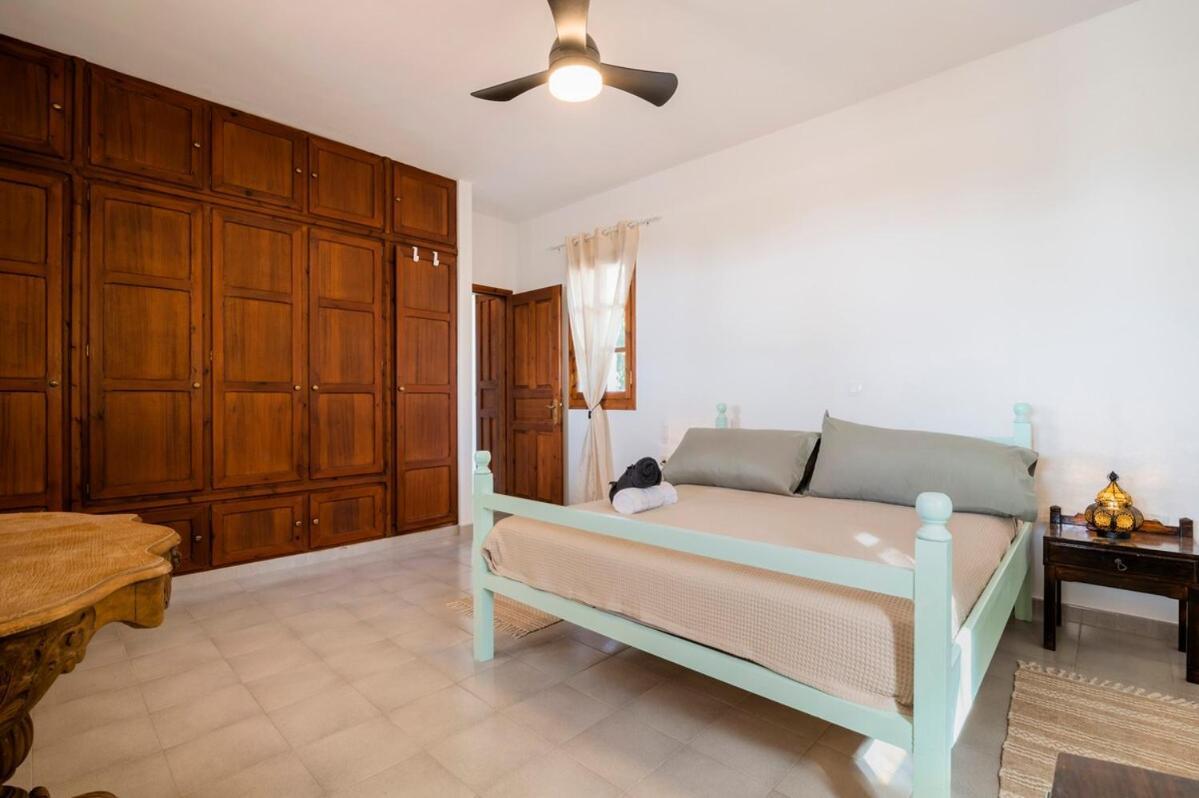 Villaer Panagiota, Pefkos *