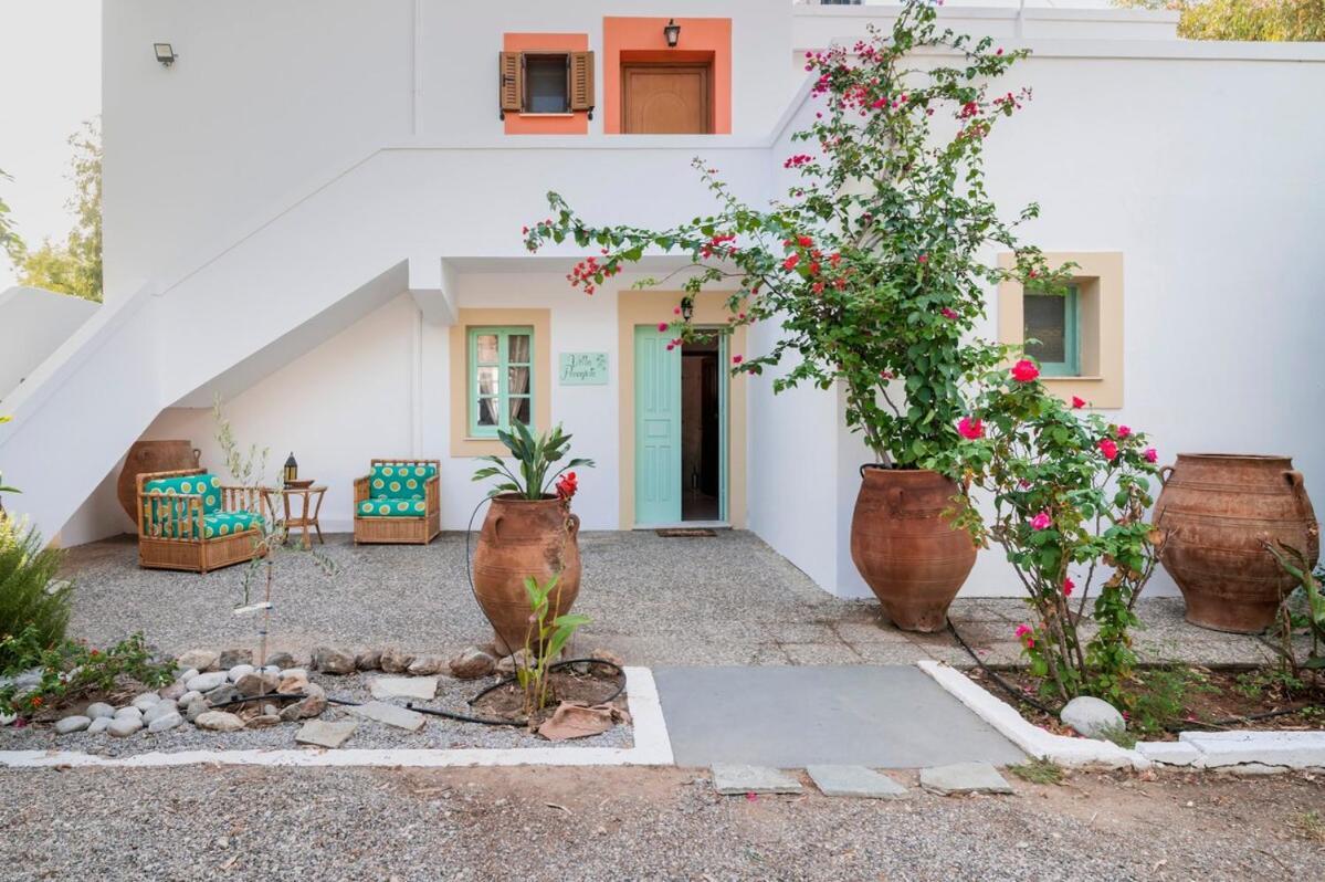 Villaer Panagiota, Pefkos Pefki